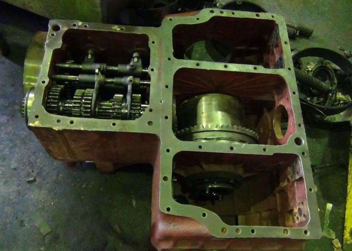 Коробка трактора ДТ-75