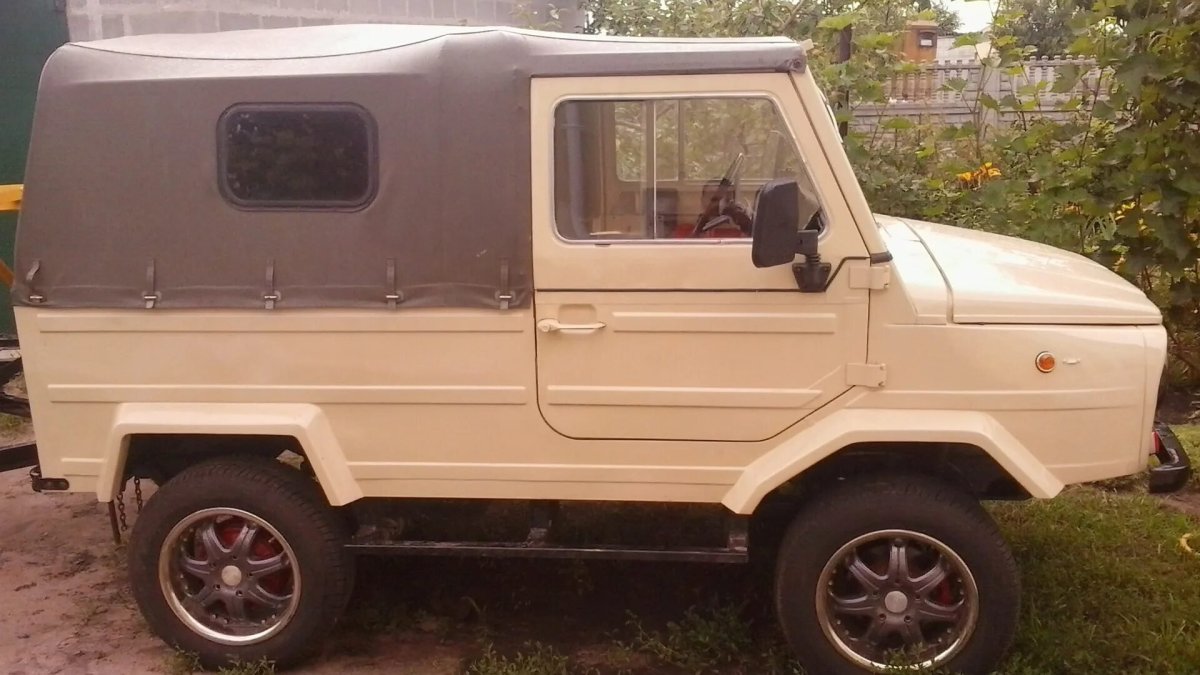 ЛУАЗ-969 под Гелик