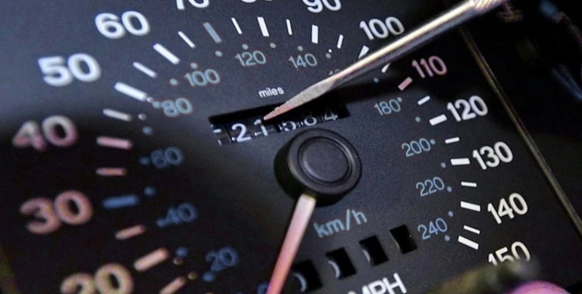 Автомобиль со скрученным пробегом