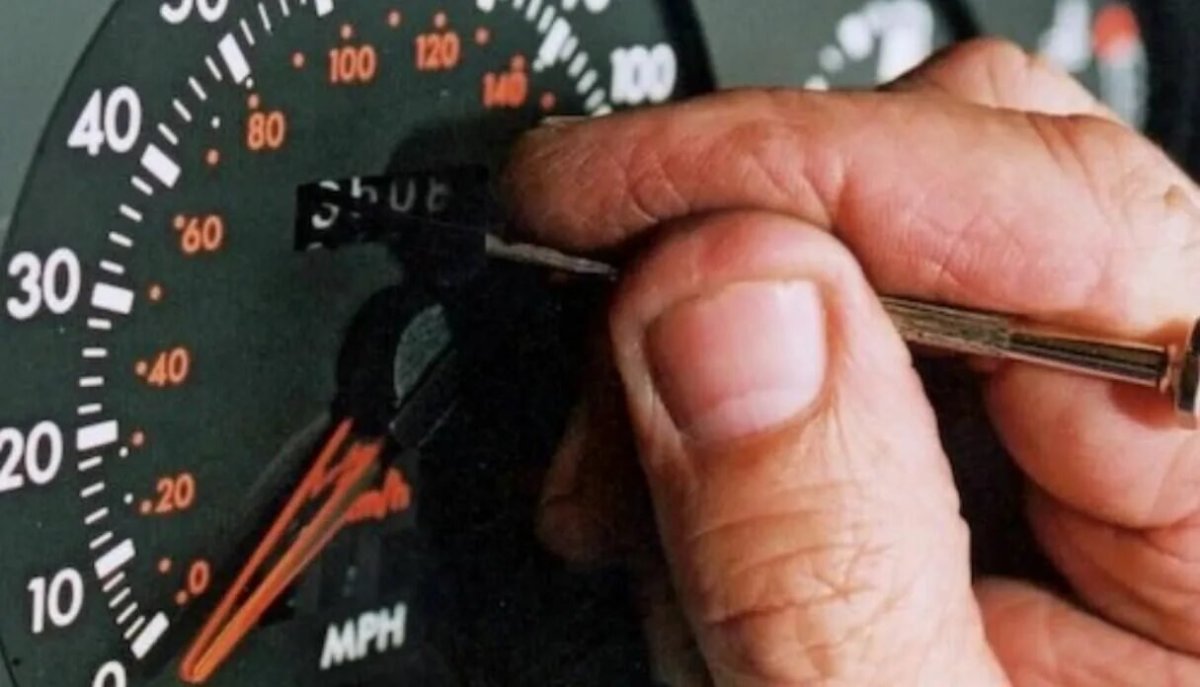 Скрученный пробег у авто