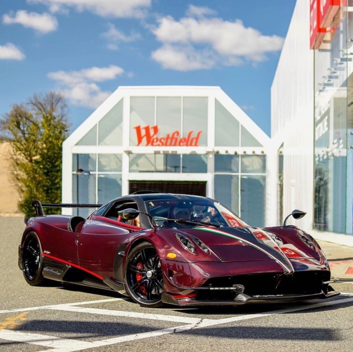 Pagani Huayra BC бордовая