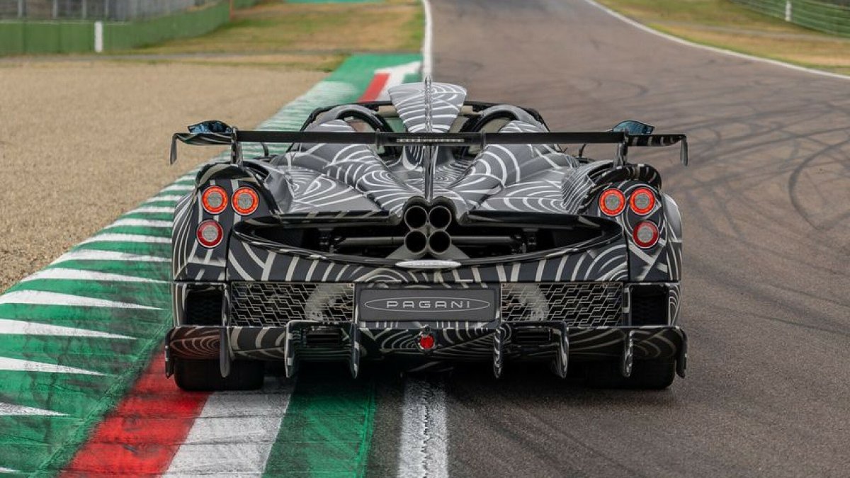 Pagani Utopia авто