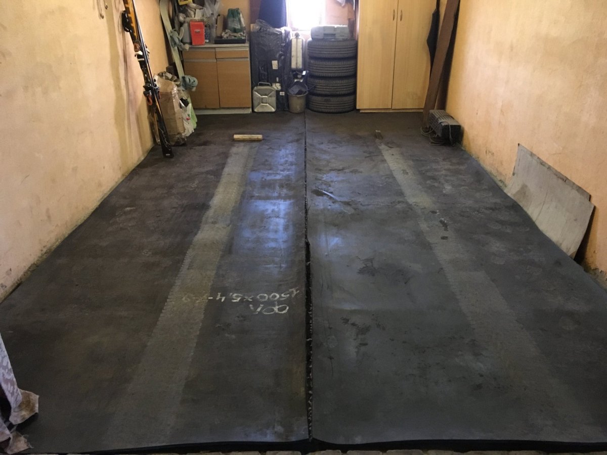 Транспортерная лента в гараж на пол