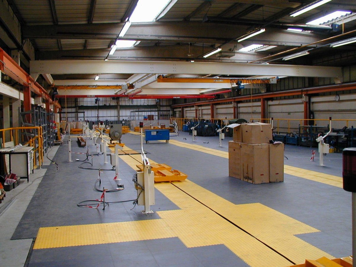 Пол на складе