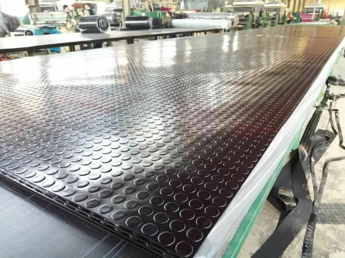 Рулонное резиновое покрытие пятак круглый цветной