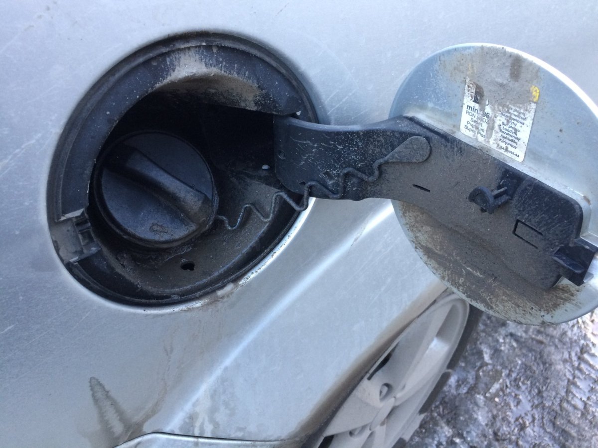 Форд фокус 2 лючок бака