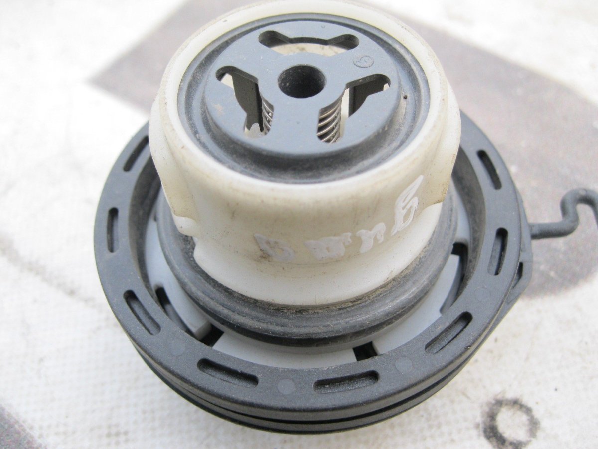 Ford 1589085 крышка бензобака