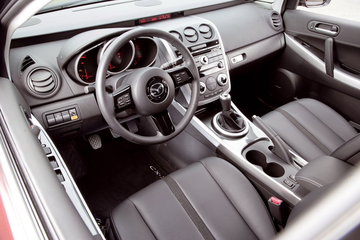 Мазда СХ-7 2007 салон