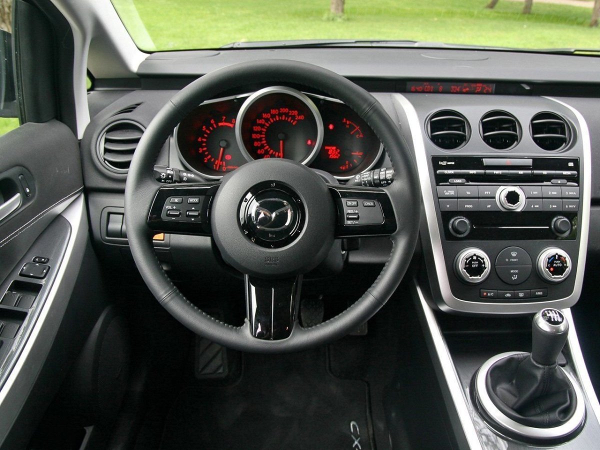 Mazda CX 7 2006 салон