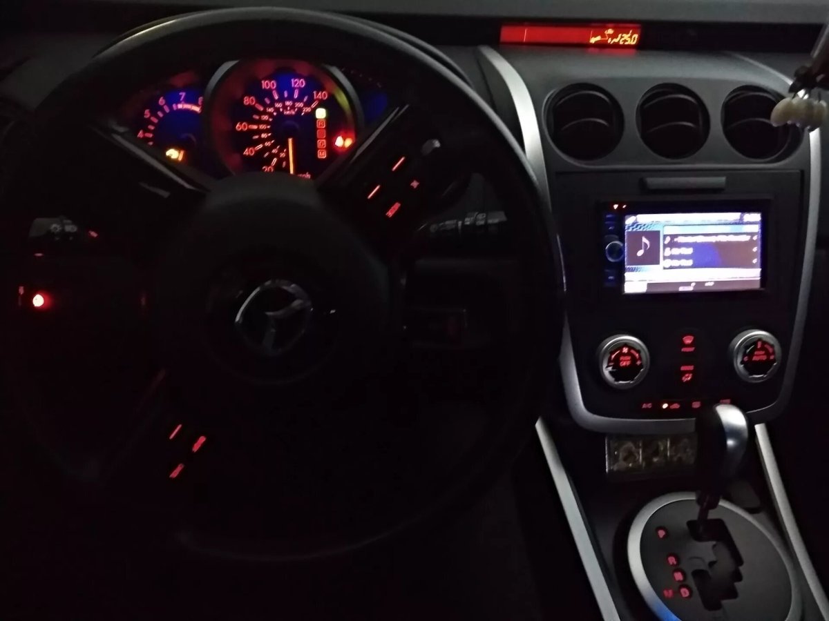 Mazda CX 7 приборная панель