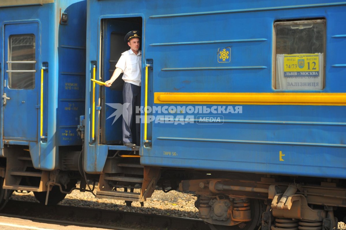 Поезд Иркутск Адлер