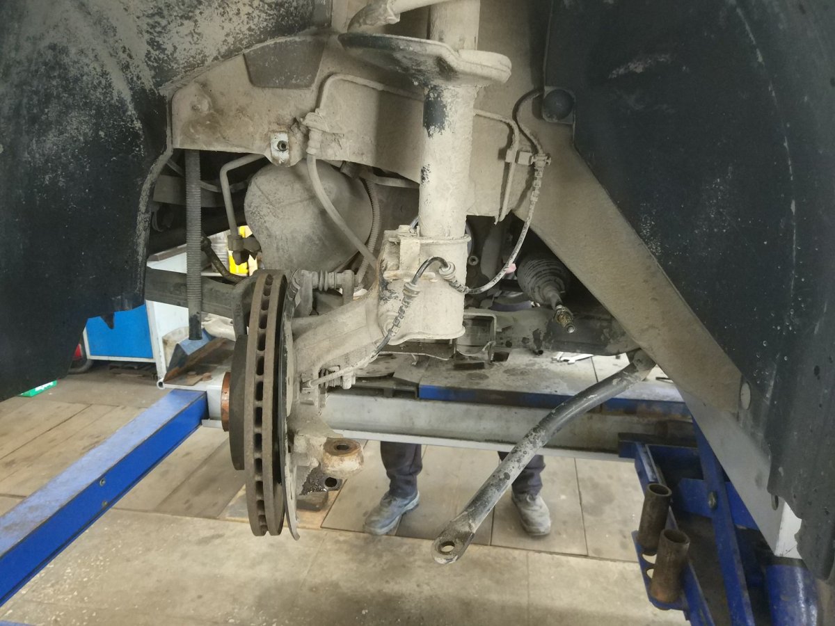 Передняя подвеска Ниссан Альмера g15