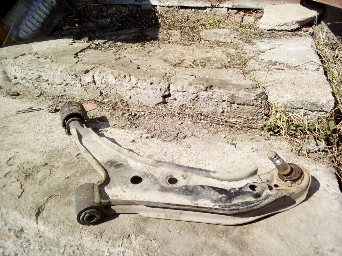 Передняя подвеска Ниссан Альмера н15