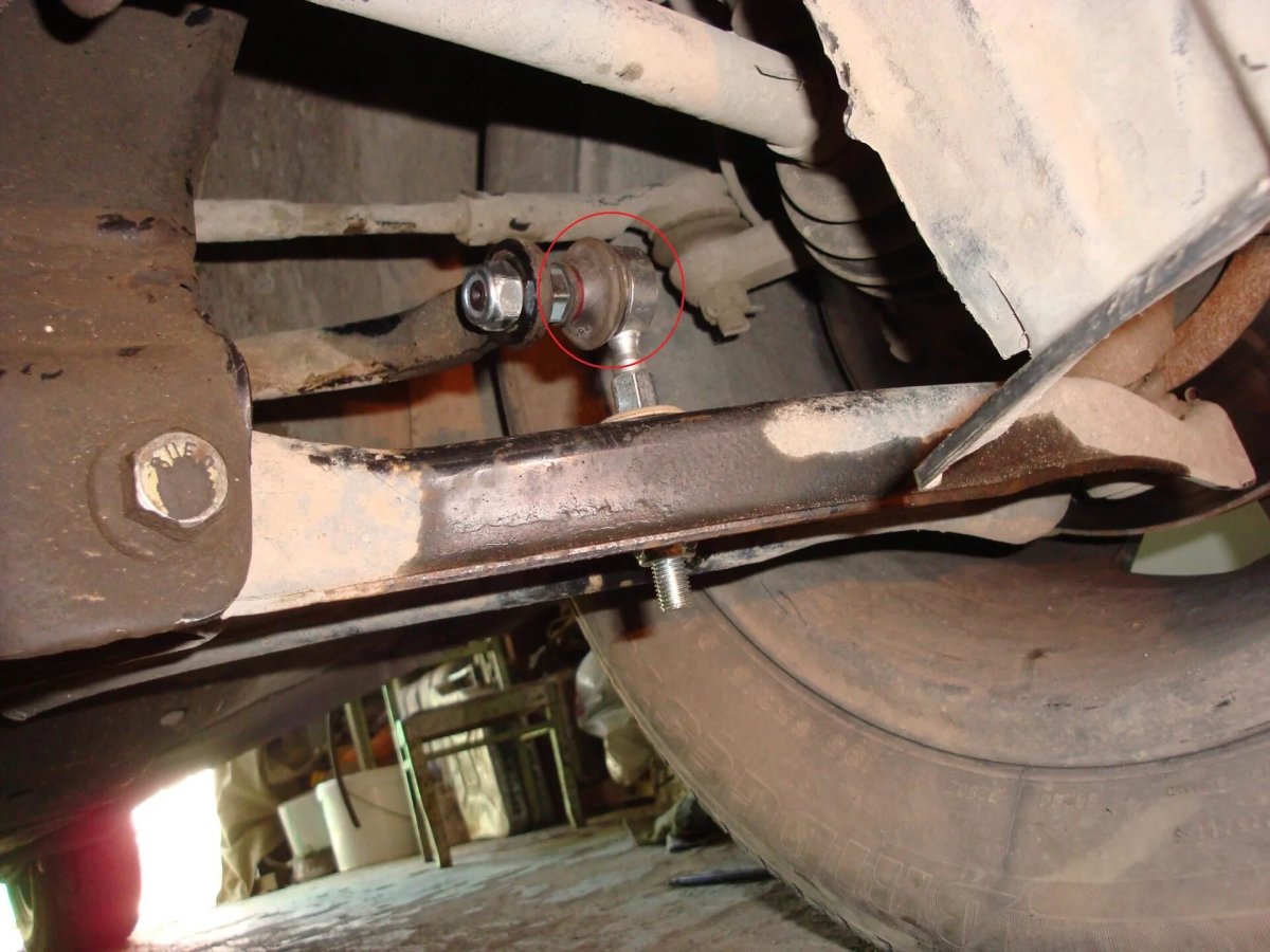 Задние стойки Ниссан Альмера Классик