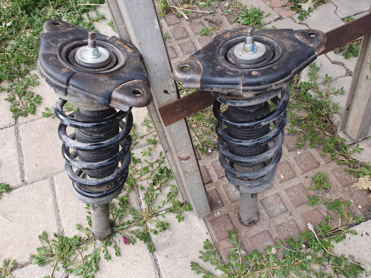 Стойки на Ниссан Альмера Классик b10