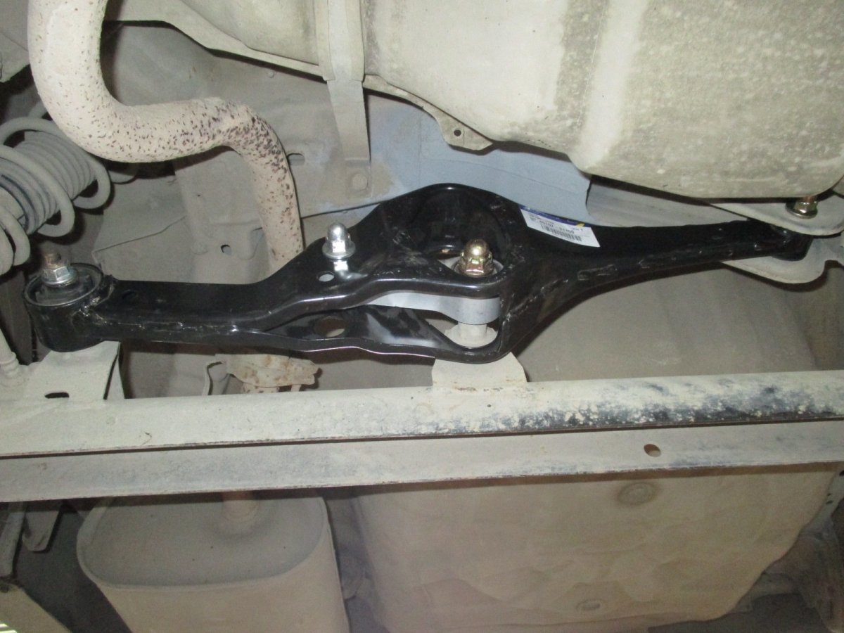 Сайлентблок тяги панара Ниссан Альмера н15