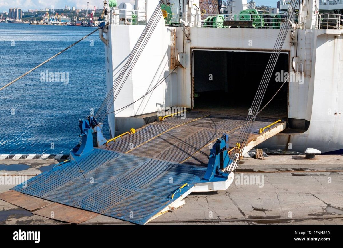 Катер с рампой