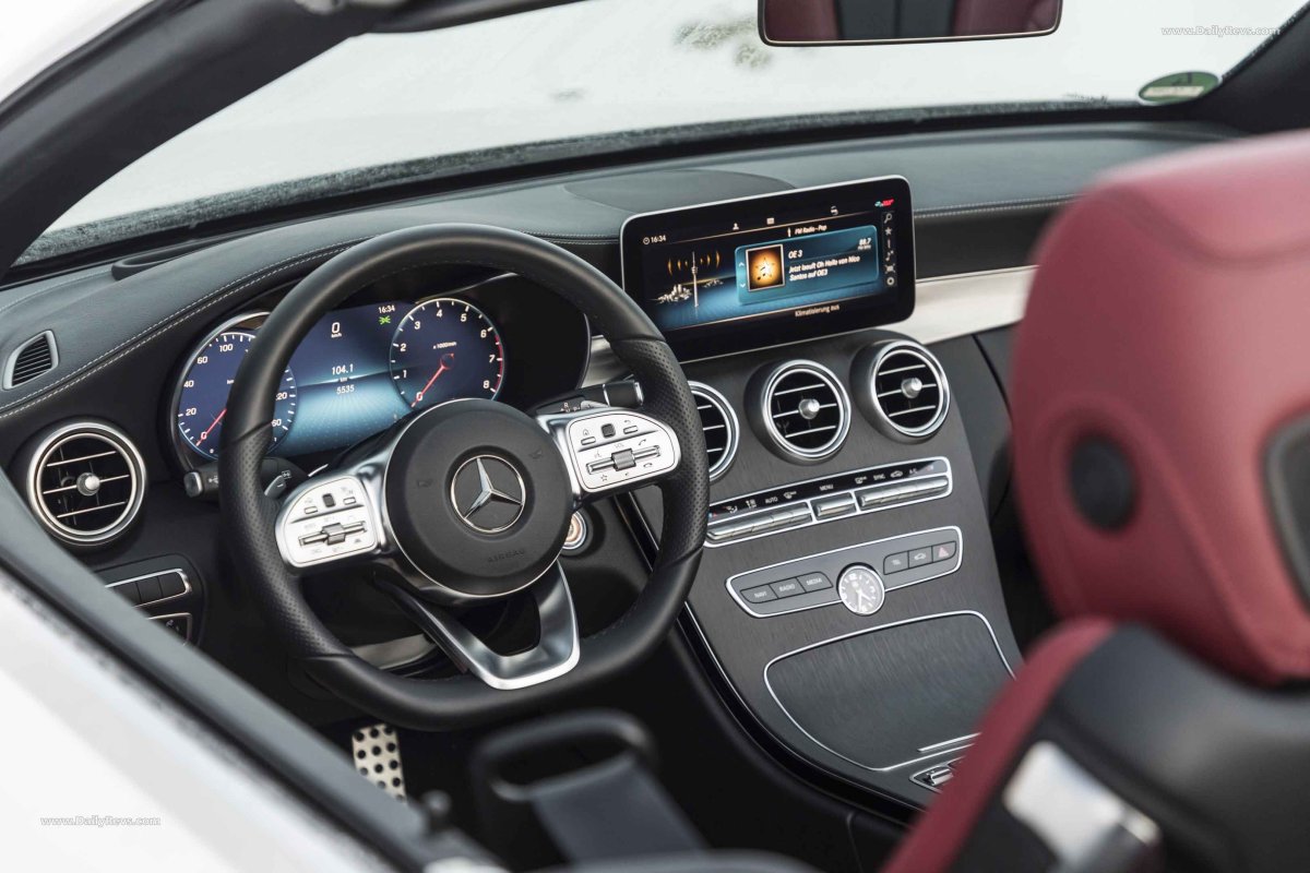 Приборная панель Мерседес кабриолет