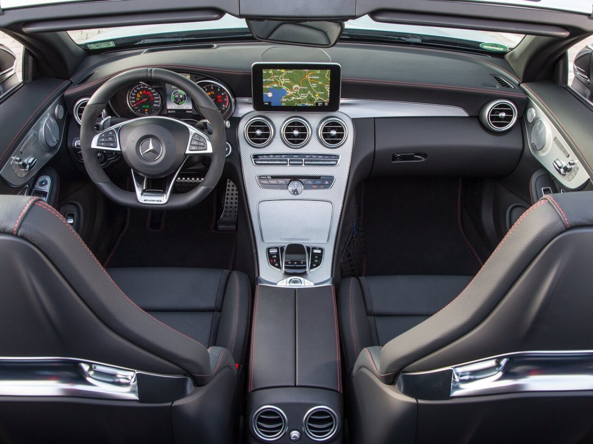 Mercedes-Benz c-class 2022 года кабриолет салон
