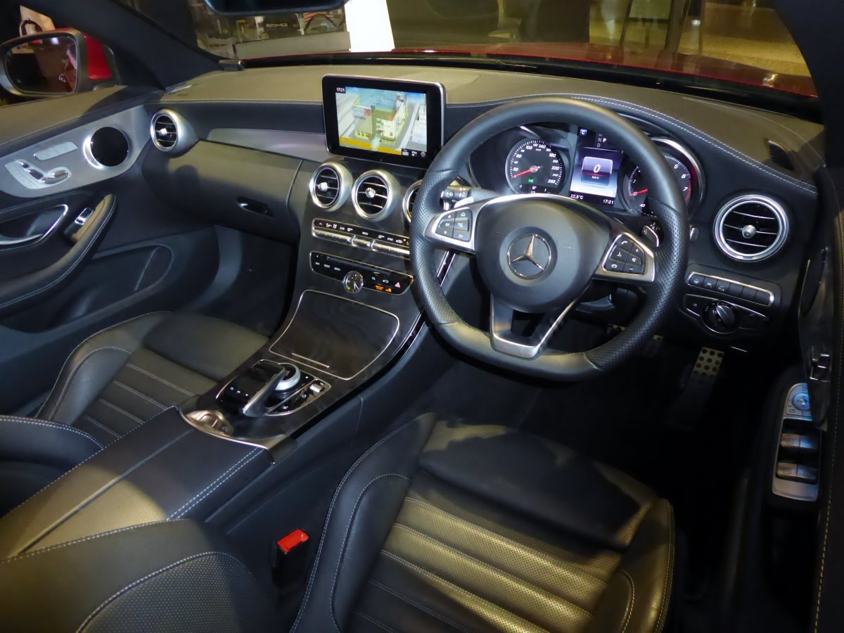 Мерседес с 180 2018 салон