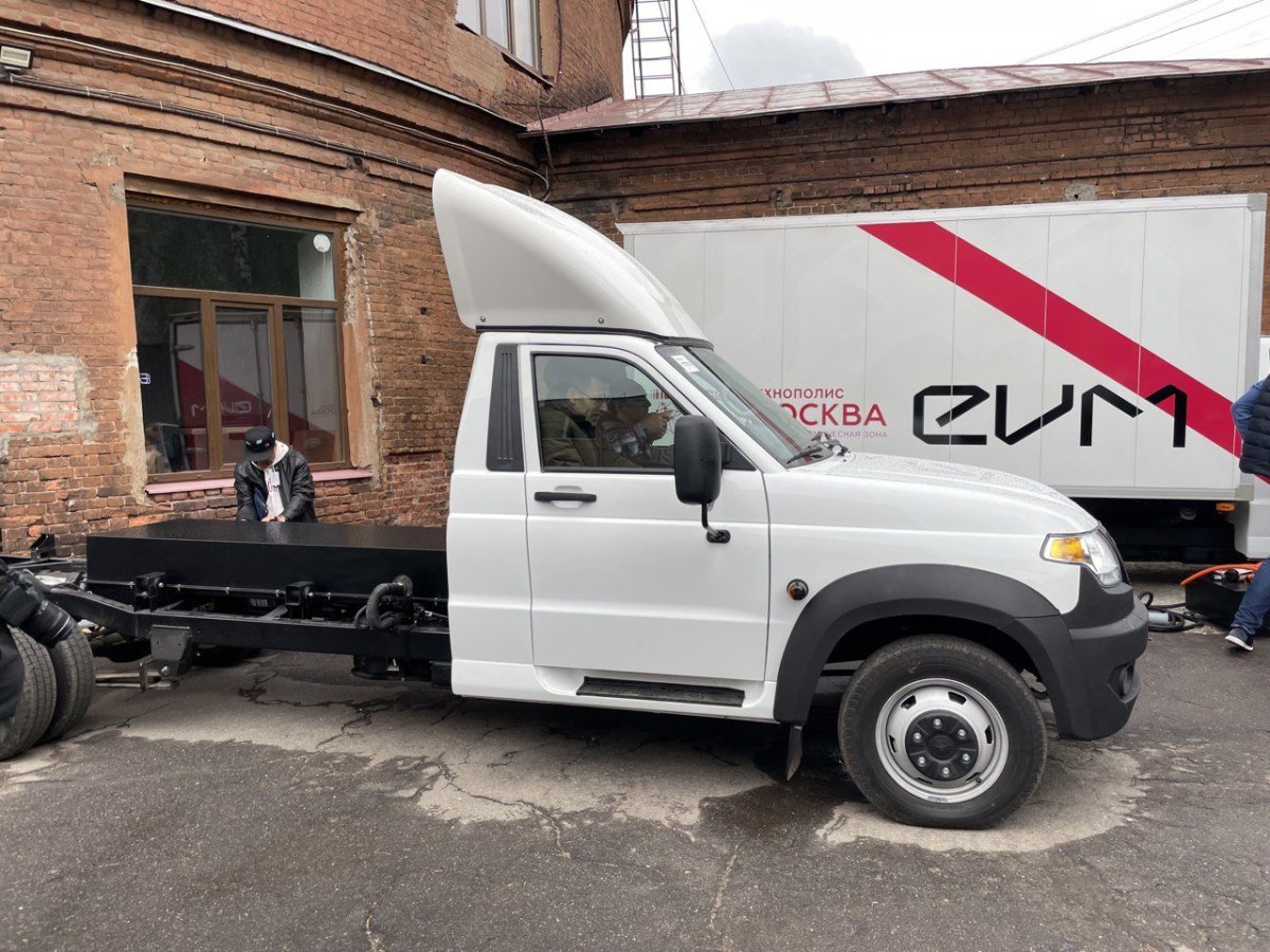 Электрогрузомобиль EVM Pro