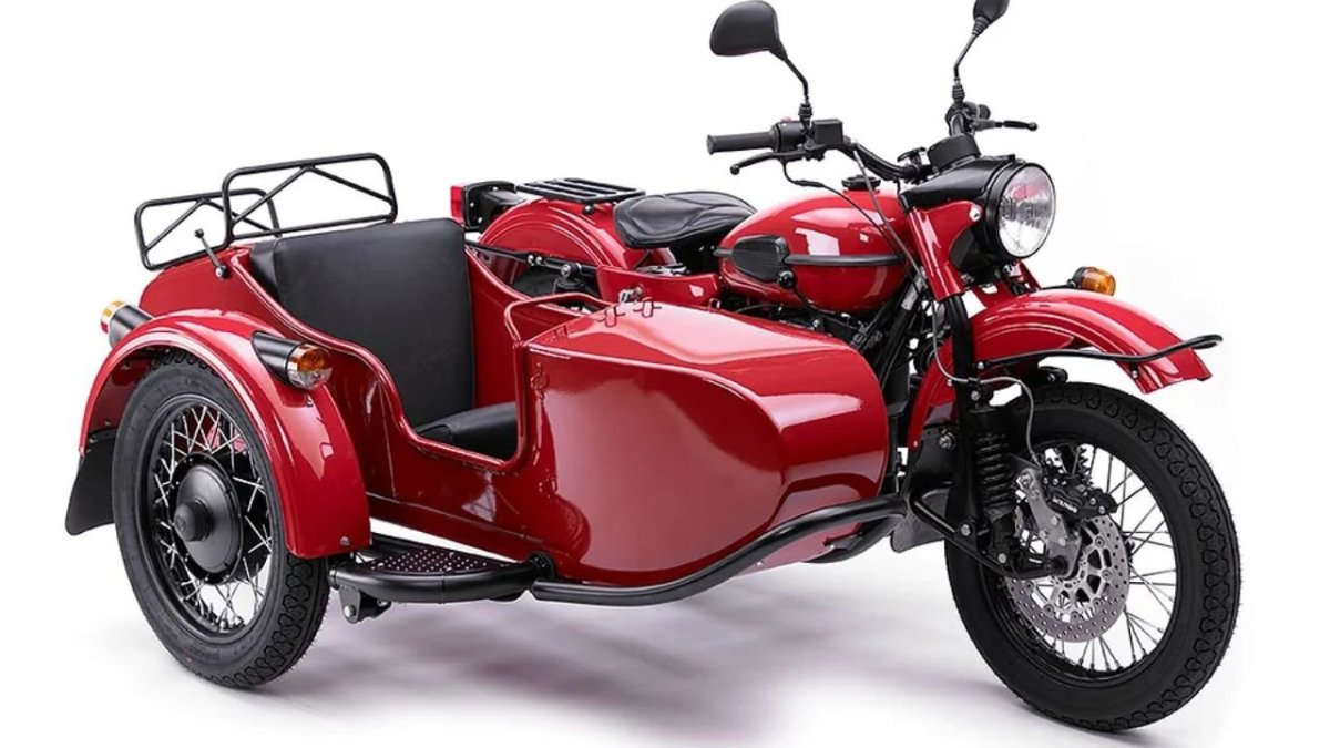 Мотоцикл Урал красный