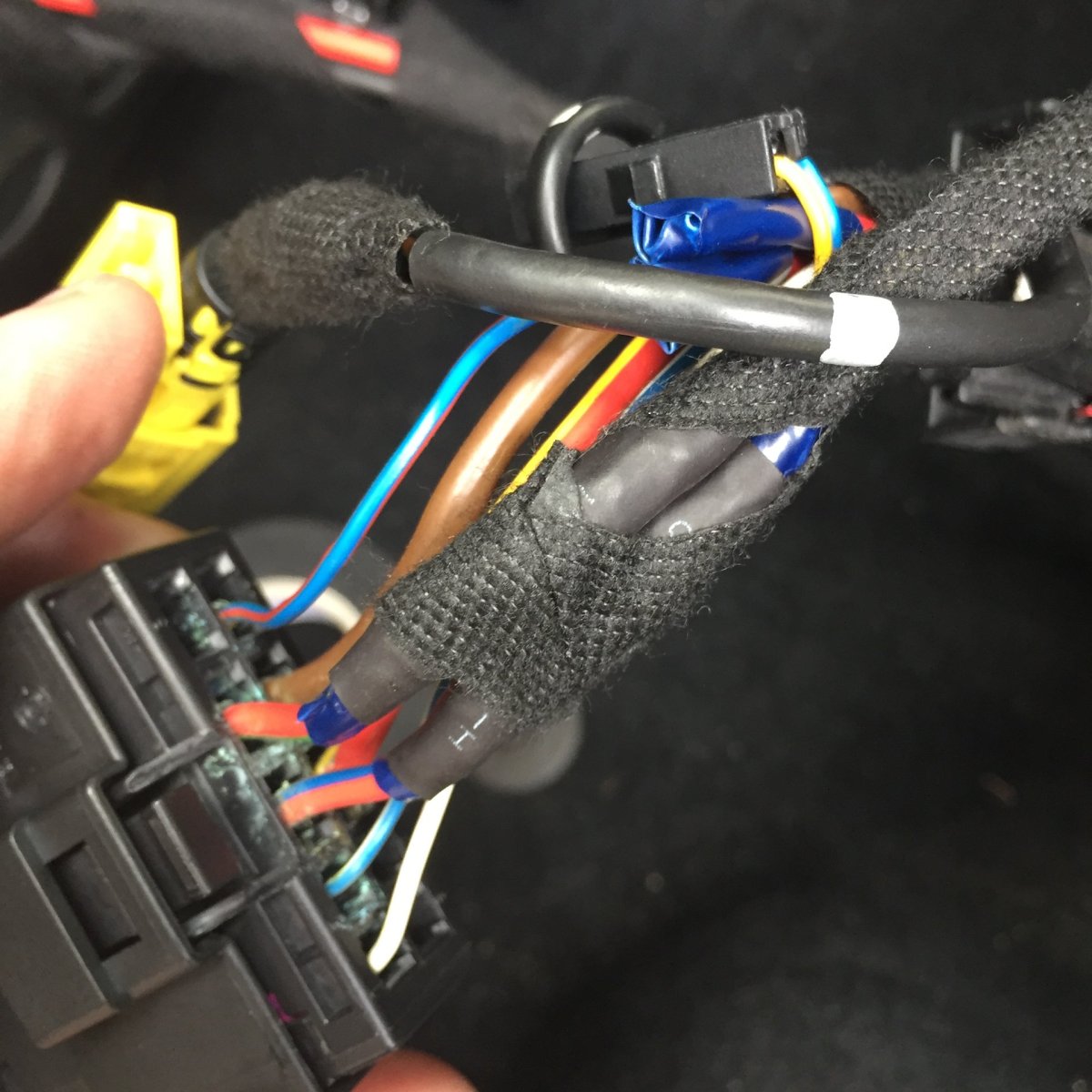 Постоянный плюс VW Polo sedan