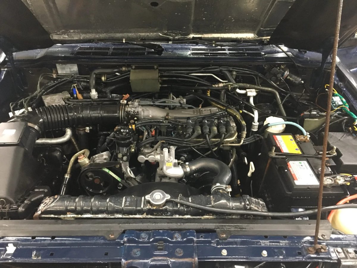 Подкапотка Паджеро спорт 1