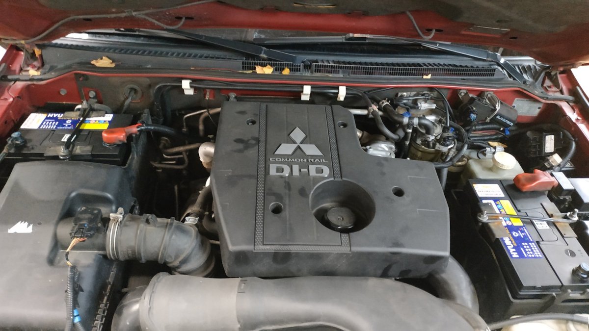 Mitsubishi Pajero III 3.2 АКБ