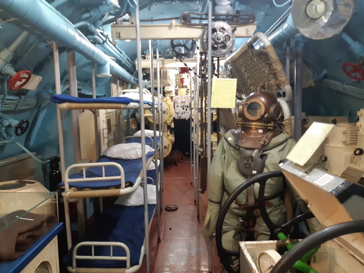 Подводная лодка д-2 Народоволец внутри