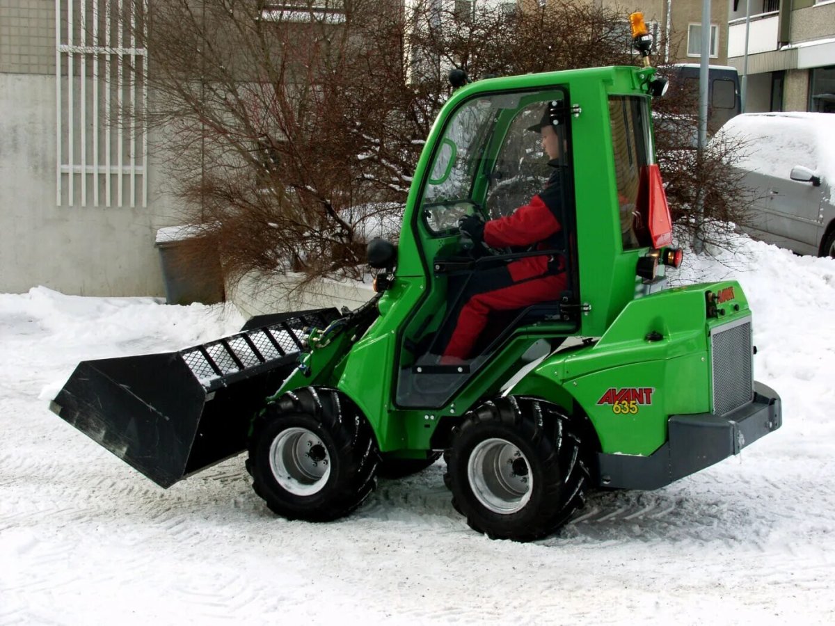 Мини погрузчик Авант 320