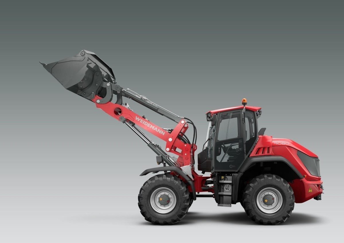 Шарнирно сочлененный погрузчик