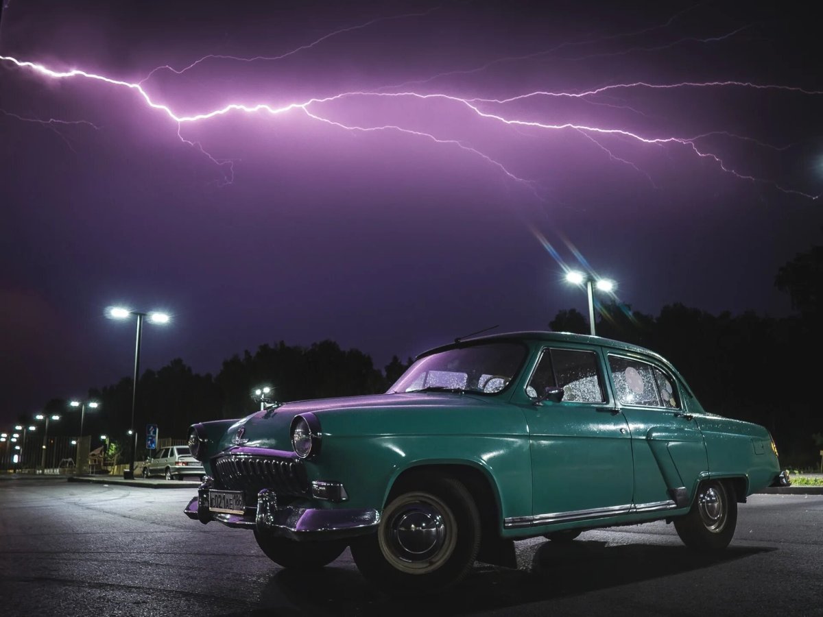 Чёрная молния машина ГАЗ-21