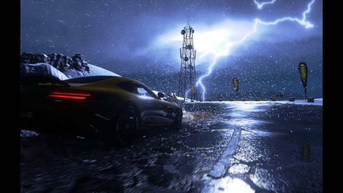 Машина под дождем