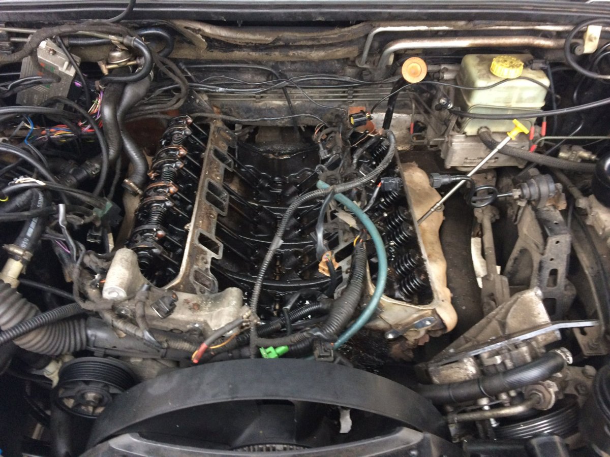 Подкапотка range Rover