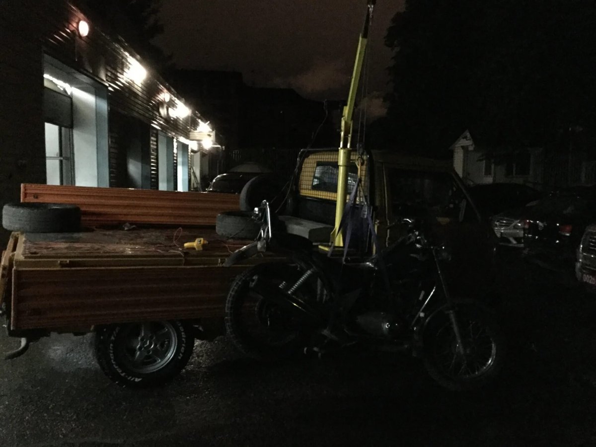 Мототехника на эвакуаторе