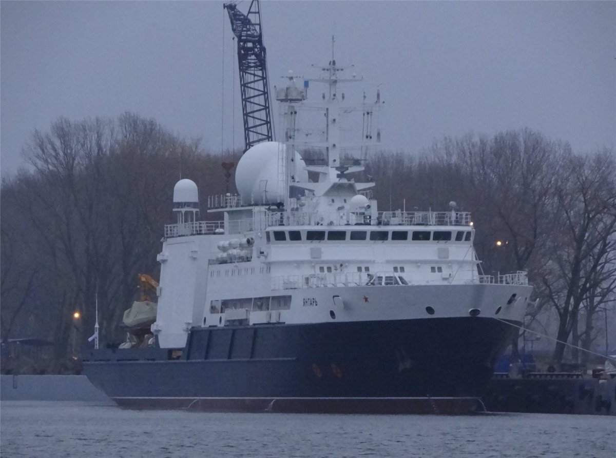 Океанографическое исследовательское судно «янтарь» проекта 22010