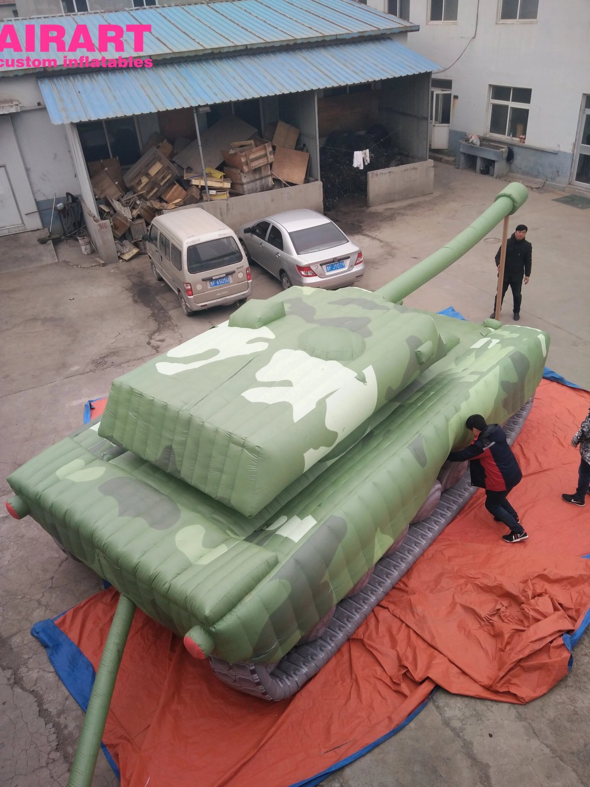 Надувной танк реалистичный