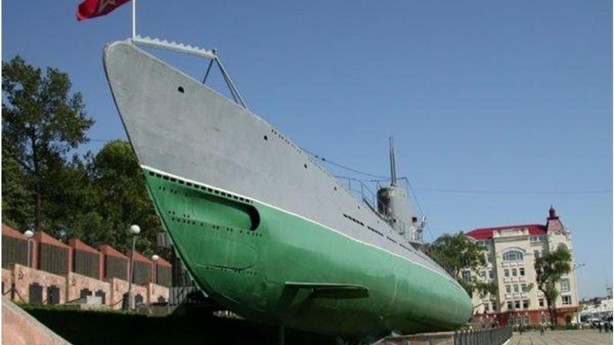 Мемориальная Гвардейская Краснознамённая подводная лодка с-56