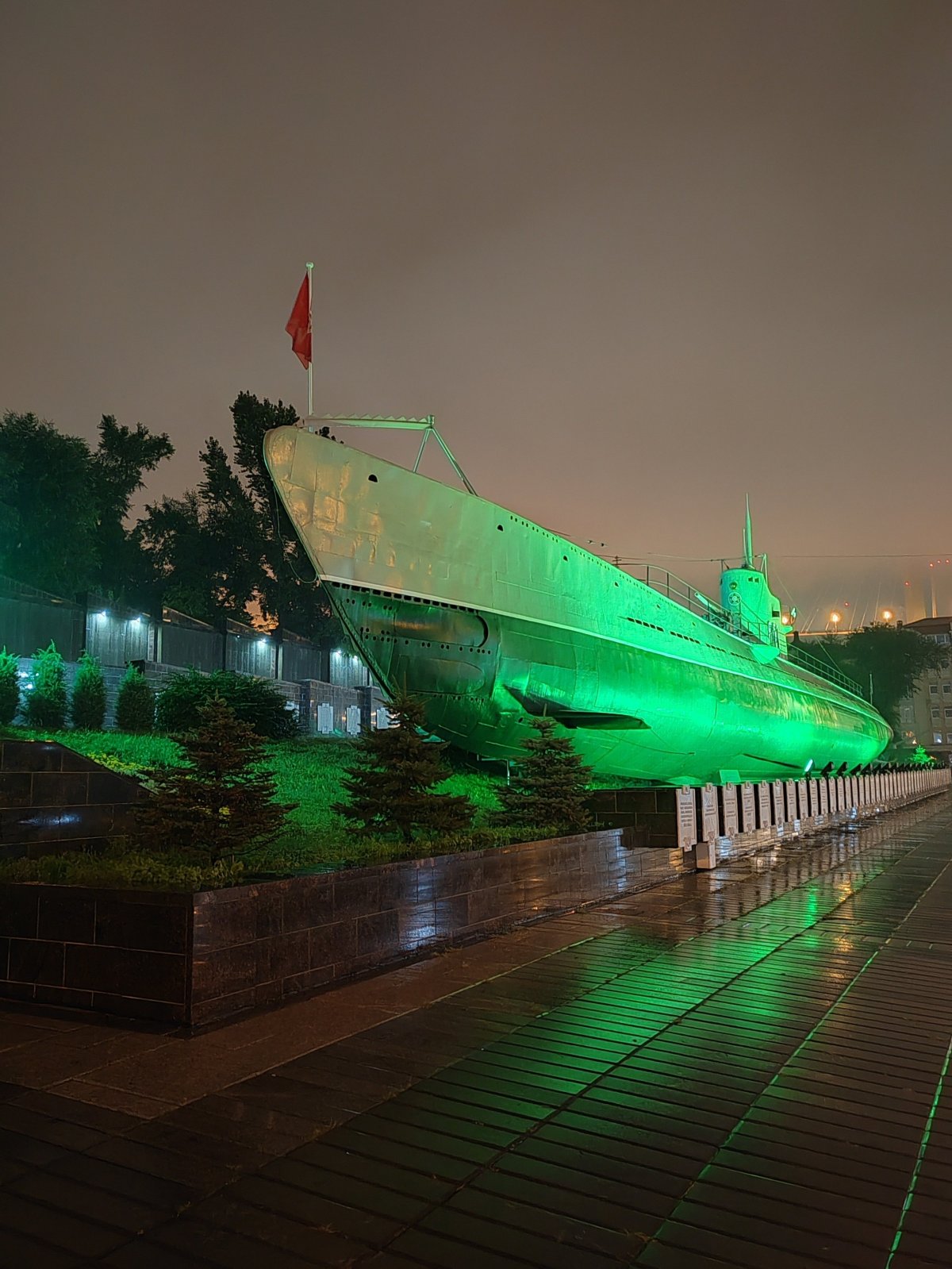 Музей во Владивостоке подводная лодка на набережной