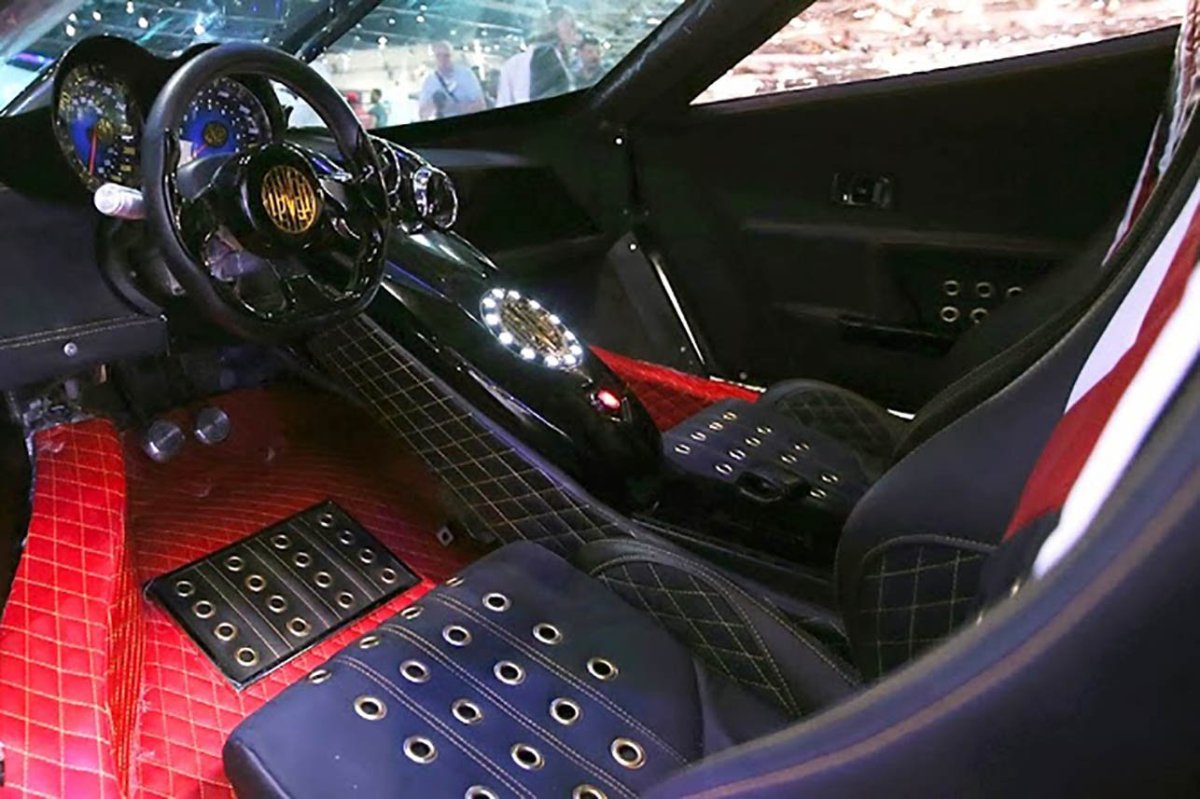 Devel Sixteen 5000 л.с салон