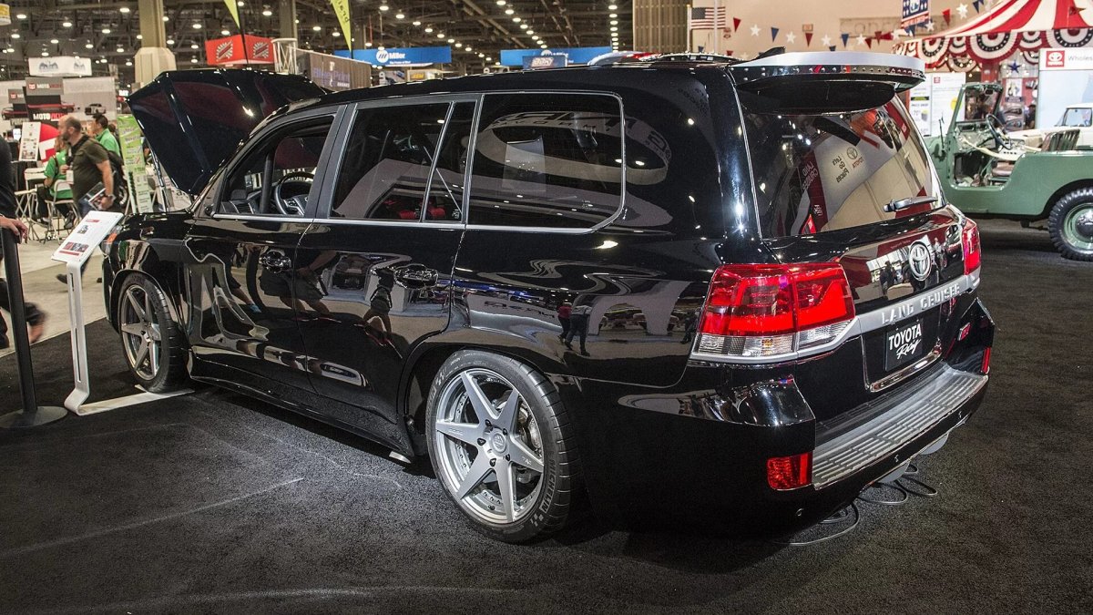 Toyota Land Cruiser 200 2000