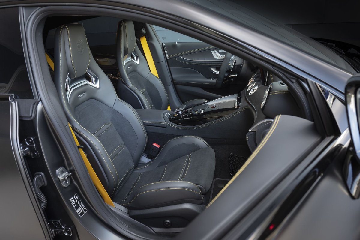 Мерседес Бенц ГТ 63 С