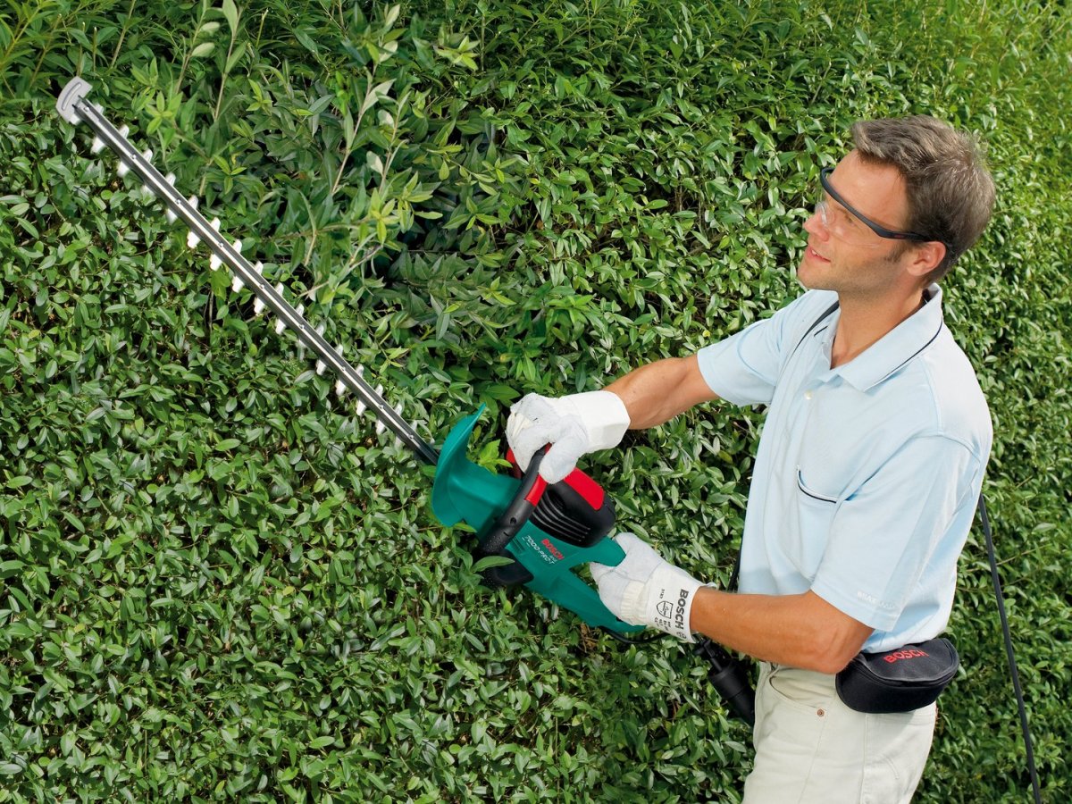 Кусторез 700 ватт