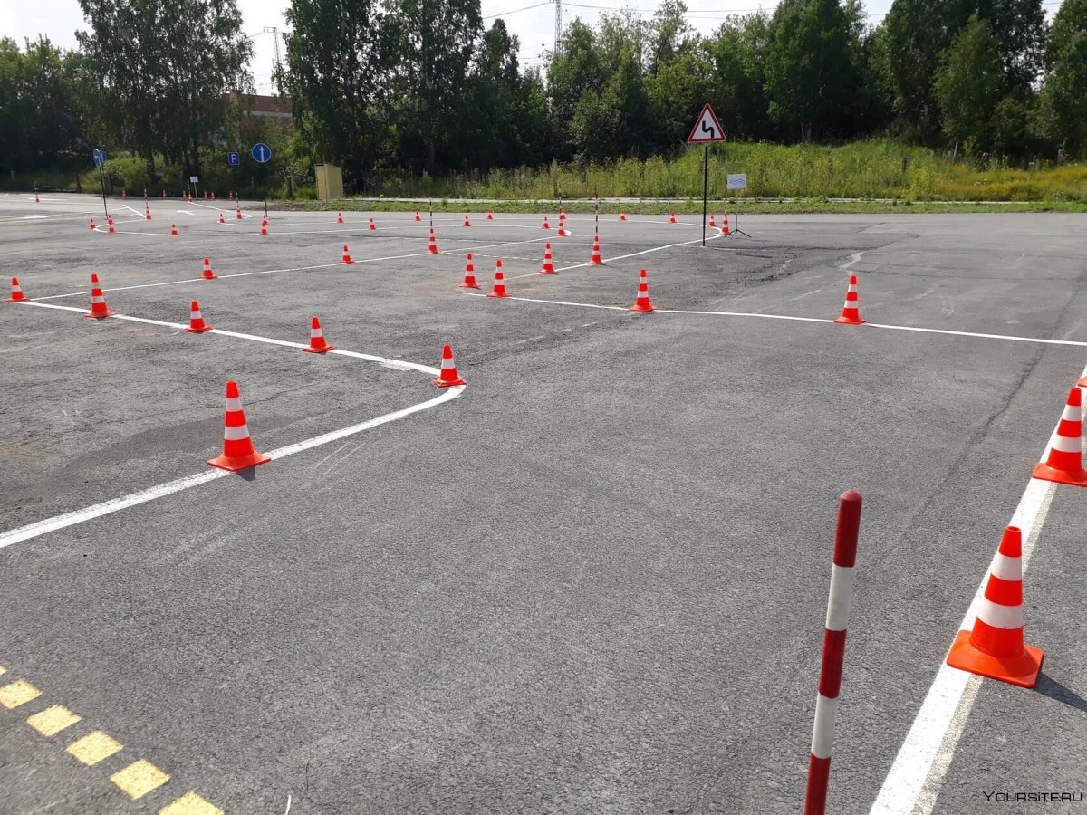 Автошкола Вираж автодром