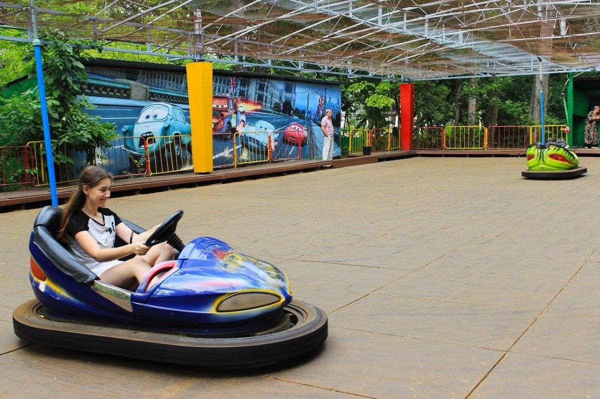 Парк Горького аттракционы автодром