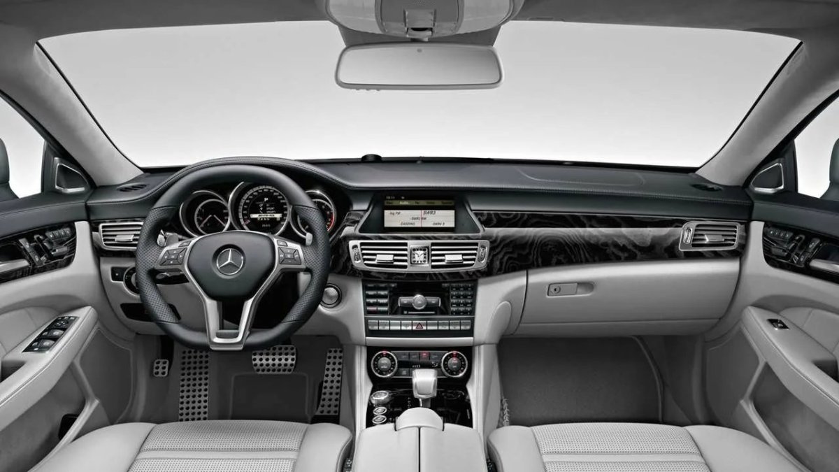 Mercedes Benz CLS 63 Interior