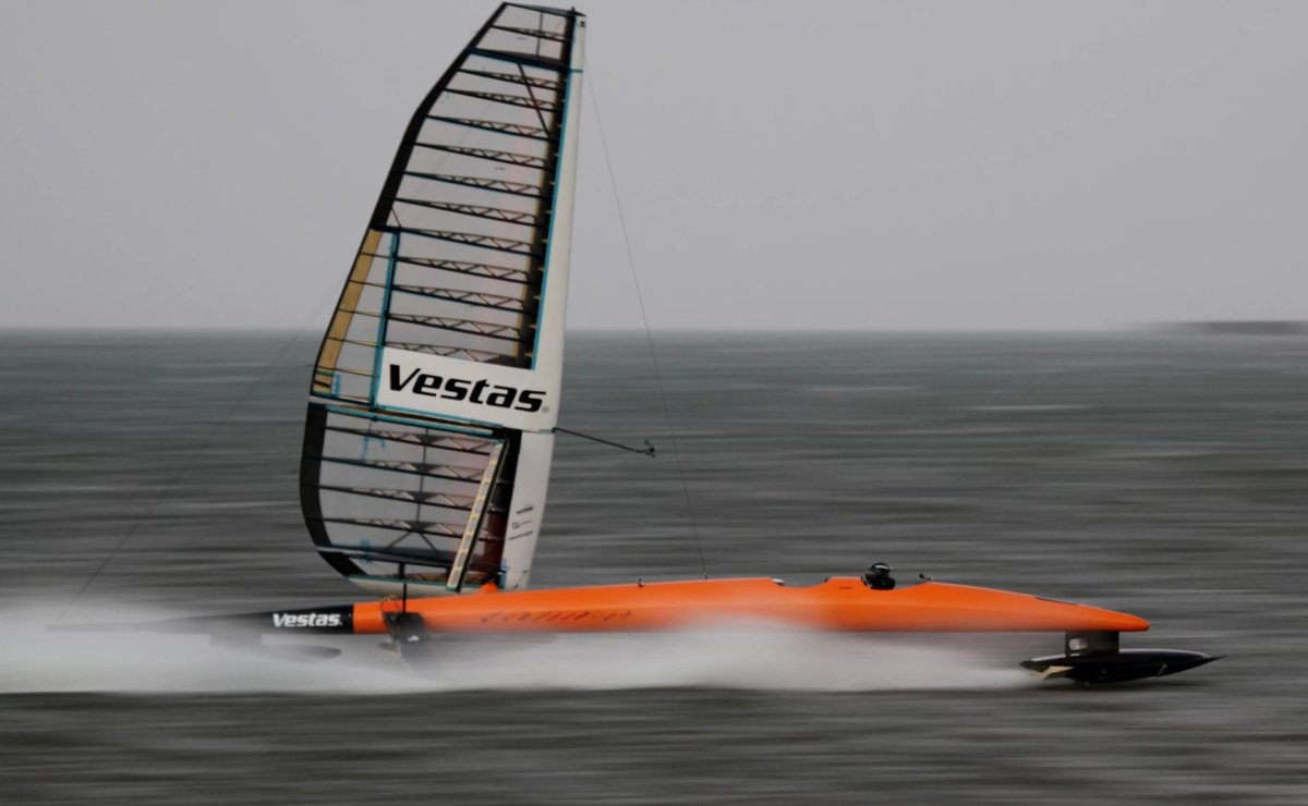 Катамаран Vestas Sailrocket 2