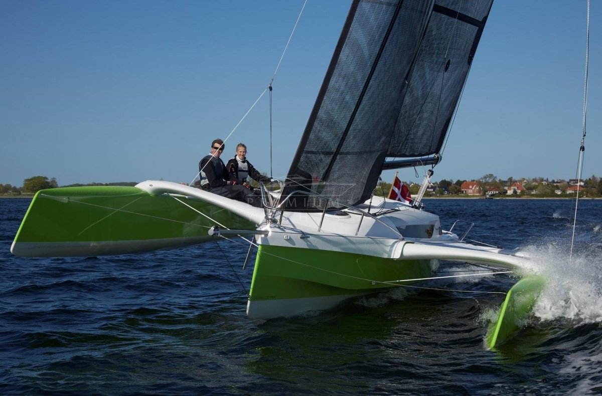 Драгонфлай 25 тримаран