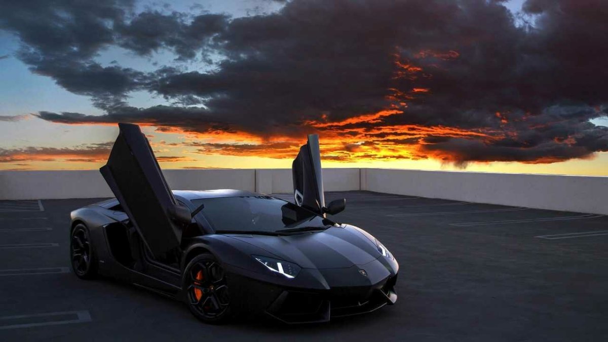 Суперкар Ламборджини авентадор